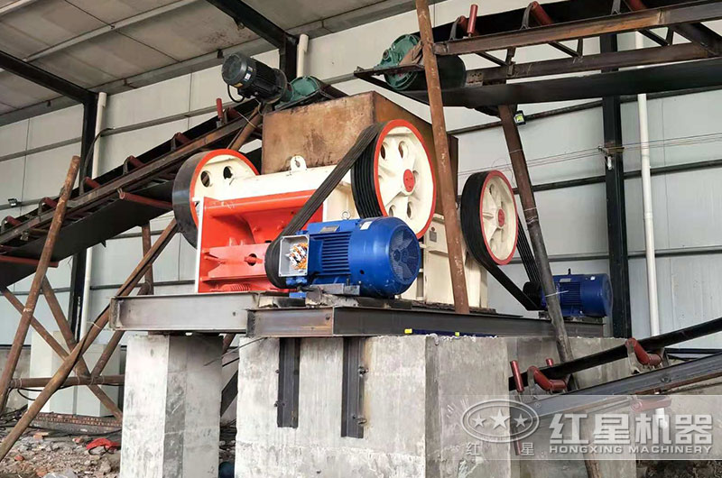 150x750細(xì)鄂破機(jī)工作現(xiàn)場(chǎng)圖片