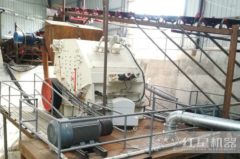 1214破碎機工作現(xiàn)場圖片