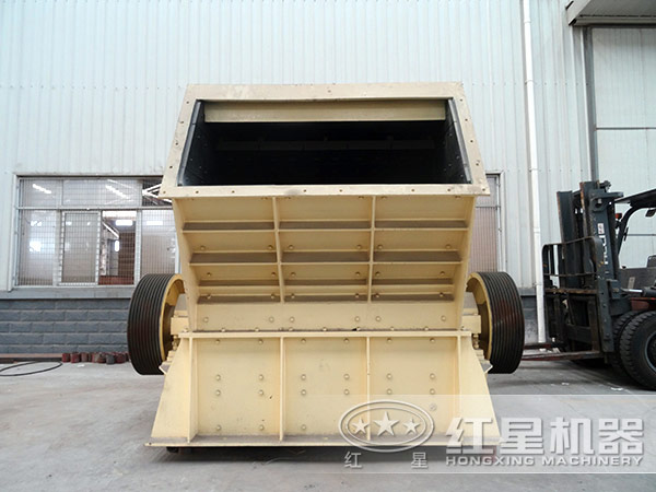 1315反擊式破碎機時產(chǎn)量可達多少噸？