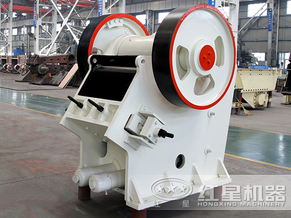 對(duì)比傳統(tǒng)鄂破機(jī)，新一代歐版鄂式破碎機(jī)具有哪些優(yōu)勢(shì)？