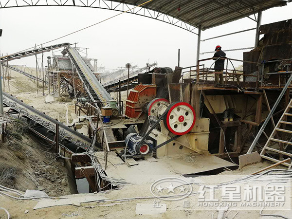 石頭碎石機(jī)作業(yè)客戶(hù)現(xiàn)場(chǎng)