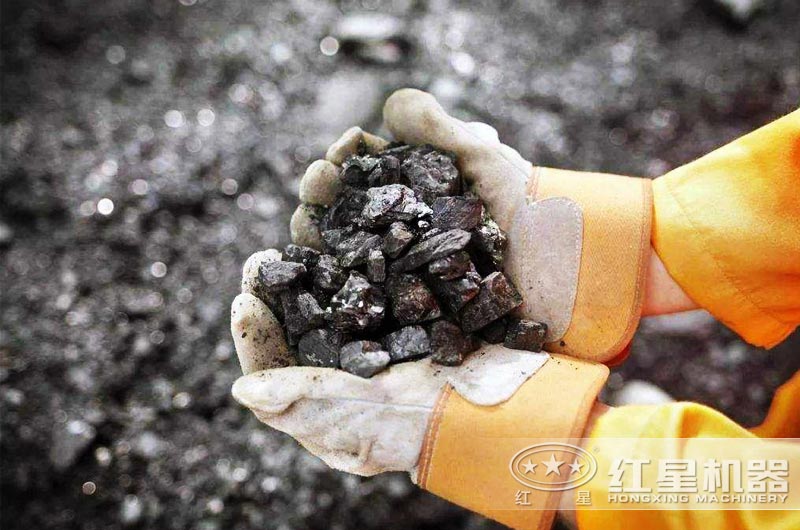 破碎鐵礦石選用哪種破碎機好？（時產(chǎn)要求在100-300噸 ）