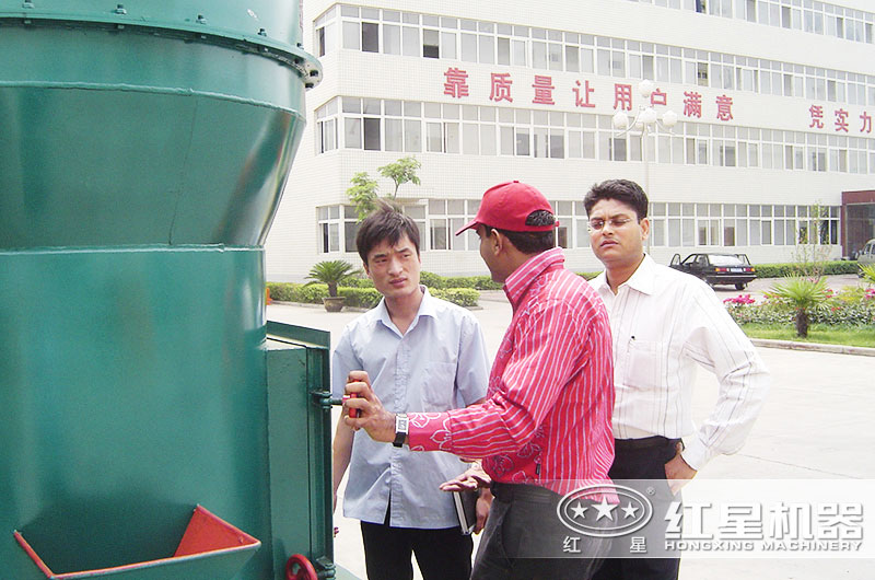 每天10噸的打石粉機器哪兒有？環(huán)保嗎？