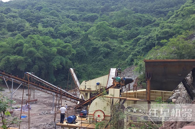 1615型重錘式破碎機生產(chǎn)能力如何，報價是多少