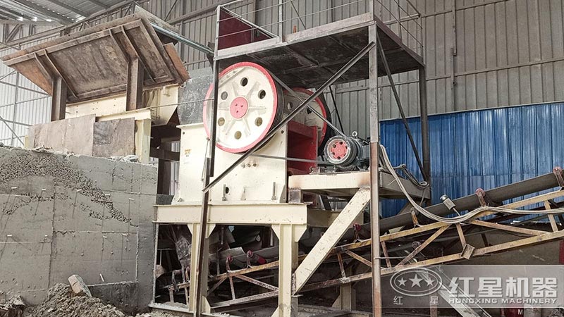 破碎機250x400自重多少噸？有全自動的嗎